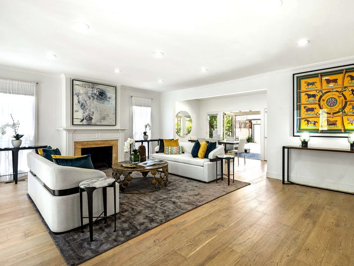 Ngôi nhà bên ngoài cổ kính, bên trong hiện đại từng là nơi ở của công nương Meghan Markle