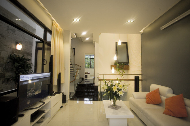 Tham khảo thiết kế nhà ống 1 trệt 2 lầu có sân thượng ở Sài Gòn